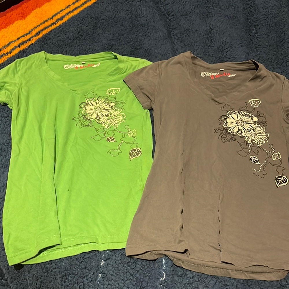 Extra small V-neck T-shirt